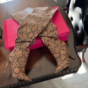 Thigh-high Snake skin print high heel boots